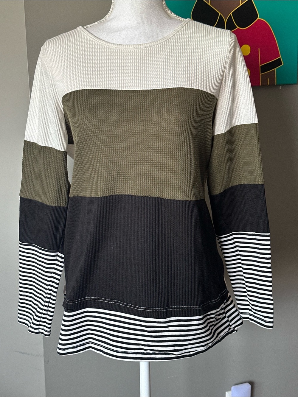 Olive Green & Black Colorblock Women's Long Sleeve Top